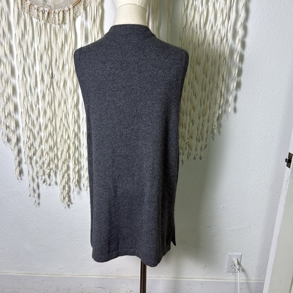 Lands' End Gray 100% 2 Ply Cashmere Sleeveless Button Down Tunic Length Vest M - Picture 10 of 10
